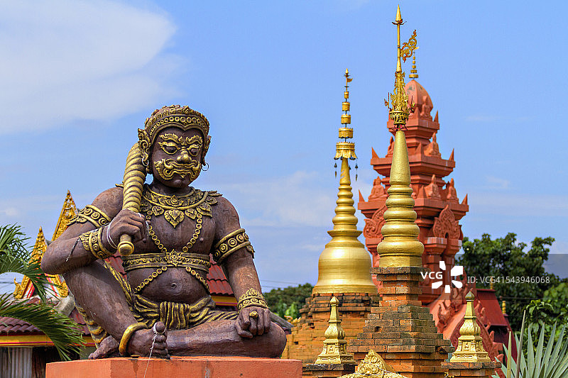 寺庙前的守护恶魔图片素材