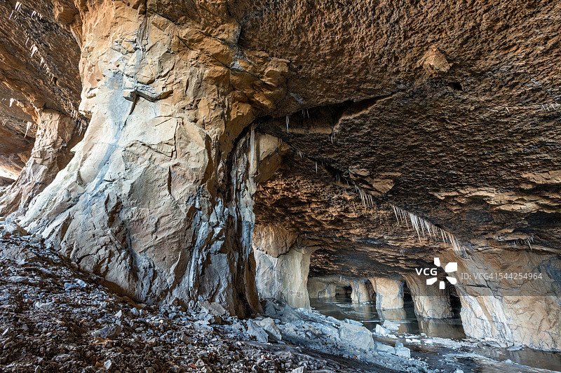 废弃的石灰岩矿图片素材