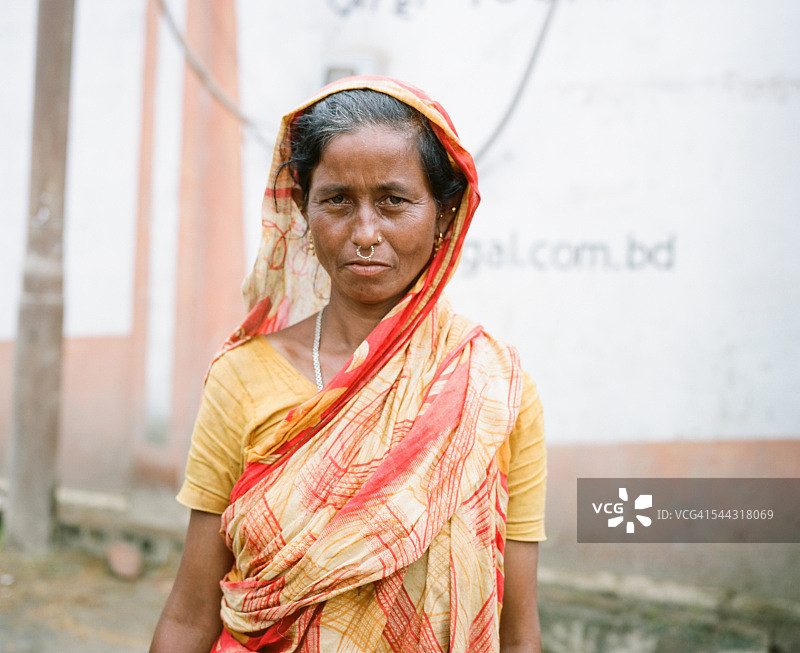 穿纱丽的女人图片素材
