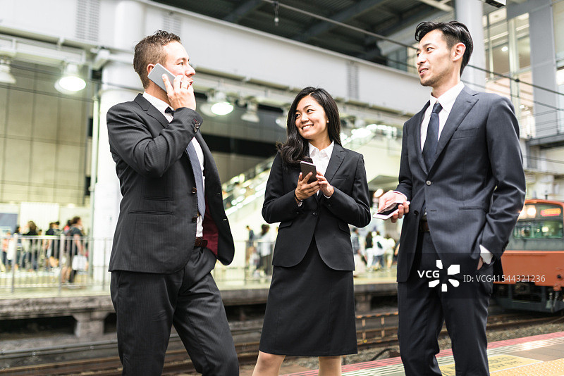 大阪街头的日本商人图片素材