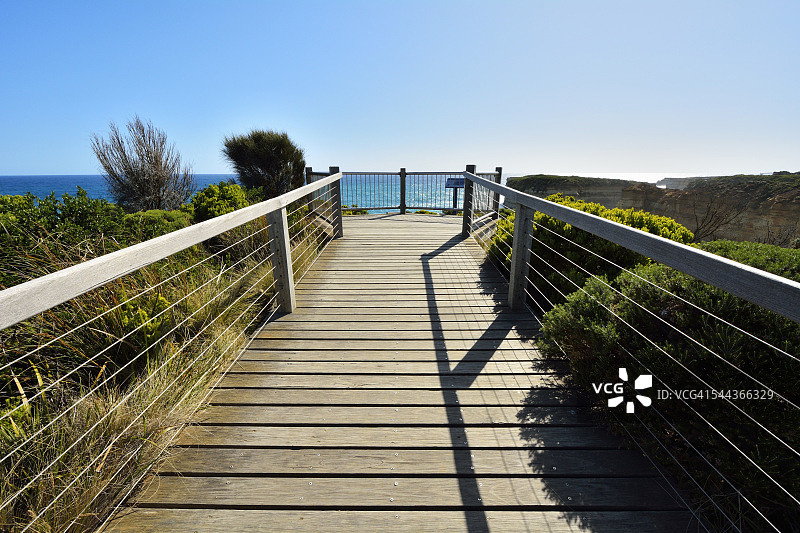 通往观景点的木板路图片素材