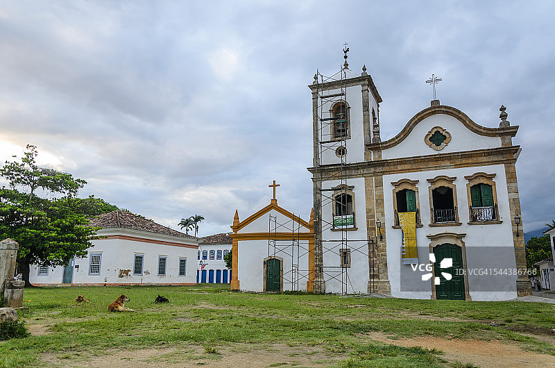 巴西帕拉蒂圣丽塔教堂庭院图片素材
