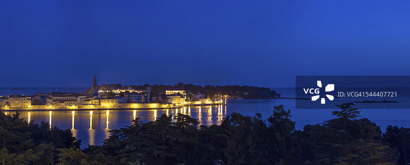 克罗地亚伊斯特拉波雷奇夜景图片素材