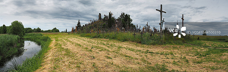 希奥利艾十字架山全景，靠近维尔纽斯，立陶宛，北欧图片素材