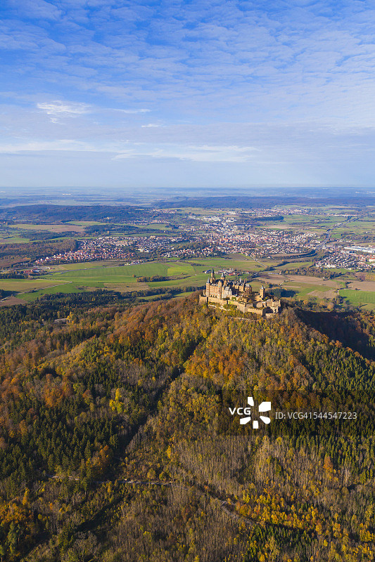 德国巴登-符腾堡州霍亨索伦城堡的鸟瞰图图片素材