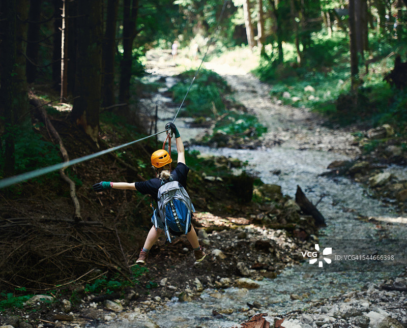 森林探险时光图片素材