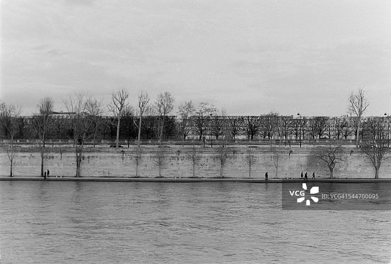 塞纳河漫步图片素材