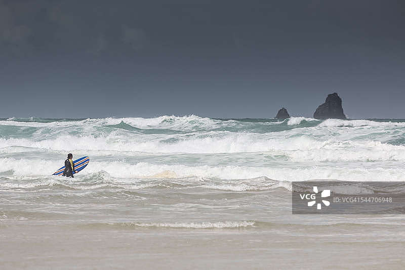 佩兰波斯暴风雨海浪图片素材