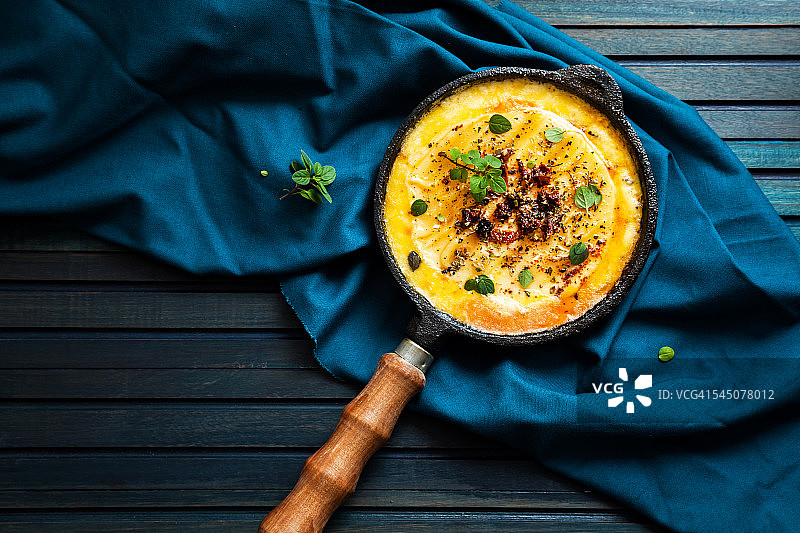 融化的意大利干酪图片素材