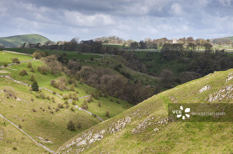从多夫代尔看到的奥斯顿菲尔德，峰区图片素材