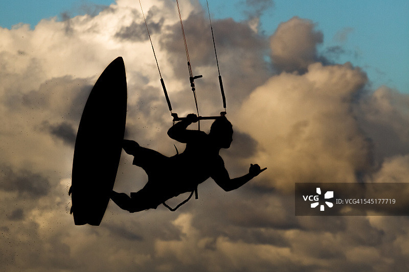 云上的风筝冲浪图片素材