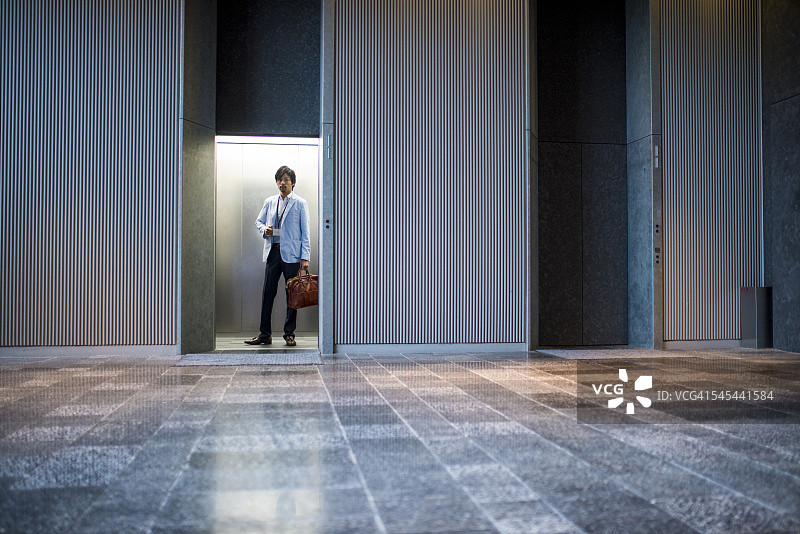 准备迎接新的工作日图片素材