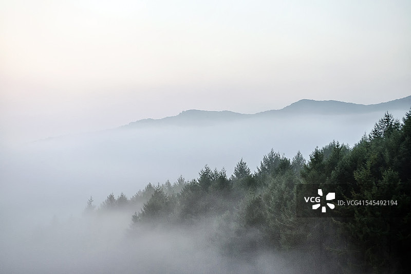云海山峦图片素材