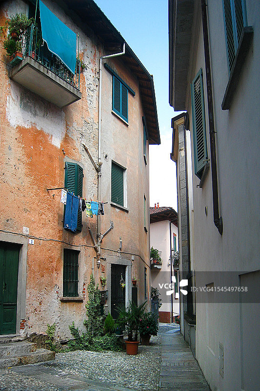 意大利坎诺比奥马焦雷湖沿街建筑图片素材
