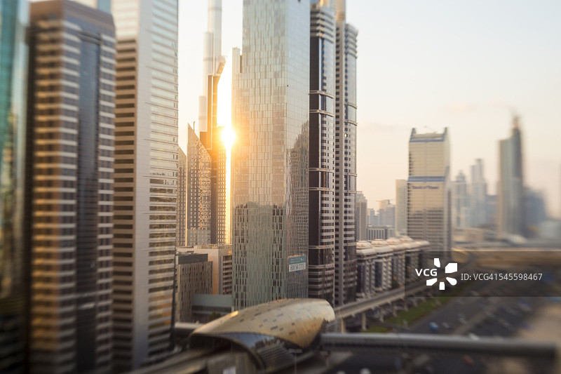 迪拜谢赫扎耶德路的摩天大楼图片素材