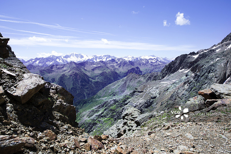 从塔伦塔佩约3000缆车看到的佩约景观图片素材