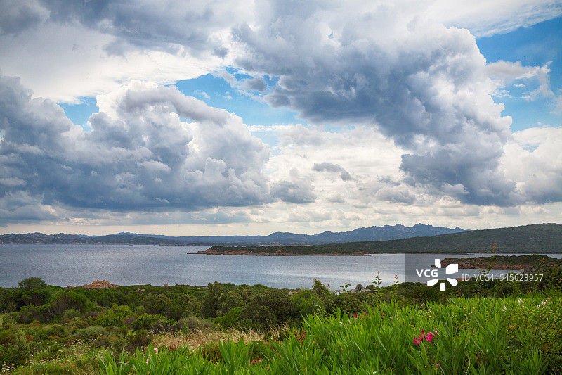 撒丁岛地中海海岸线图片素材