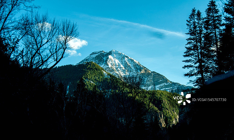 从美国福克峡谷眺望蒂姆帕诺戈斯山图片素材