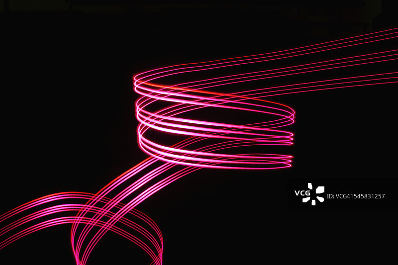 灯光形成的抽象线条图片素材