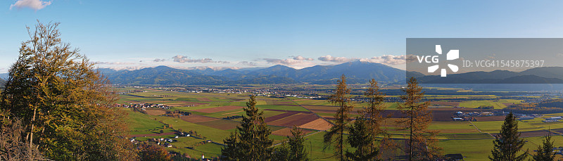 奥地利施蒂利亚穆尔塔尔地区艾希费尔德景观图片素材