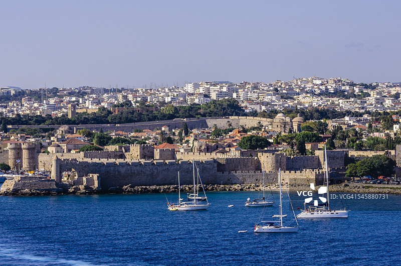 希腊，爱琴海诸岛，罗德岛，港口入口景观图片素材
