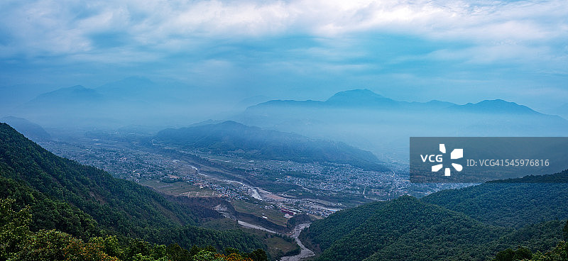 从尼泊尔博卡拉萨朗科特观喜马拉雅山脉图片素材