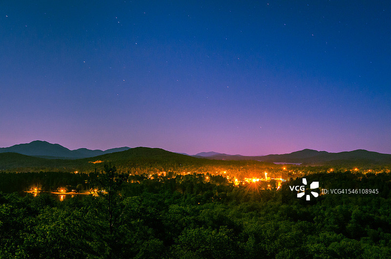 萨拉纳克湖图片素材