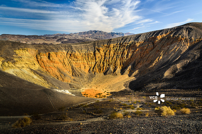 乌贝希比火山口图片素材