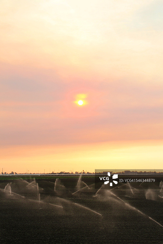 到处是水图片素材