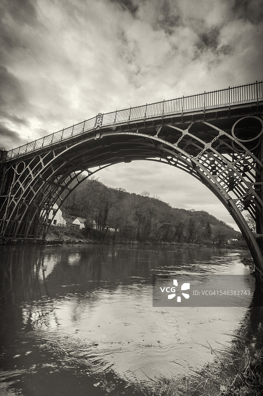 特尔福德铁桥图片素材