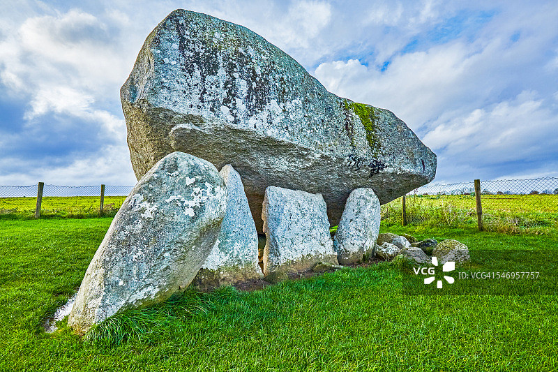 卡洛布朗斯希尔支石墓图片素材