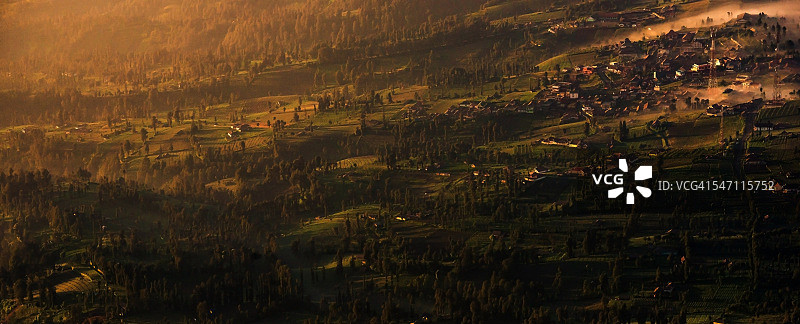 塞莫罗拉旺村的日出景色图片素材