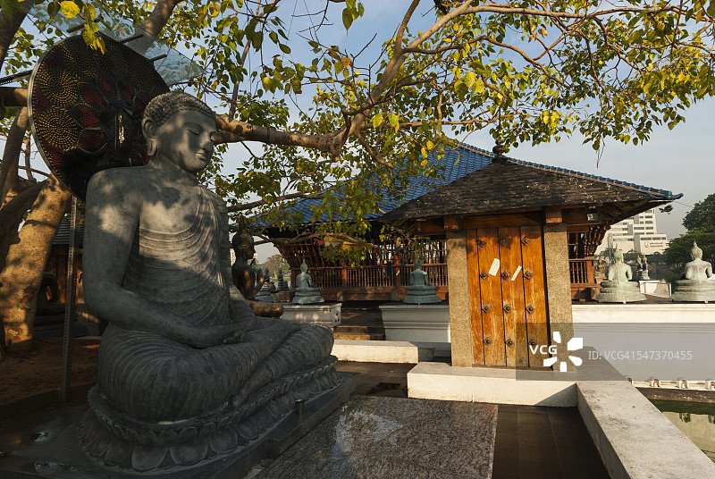 西玛·马拉卡亚寺的佛像图片素材