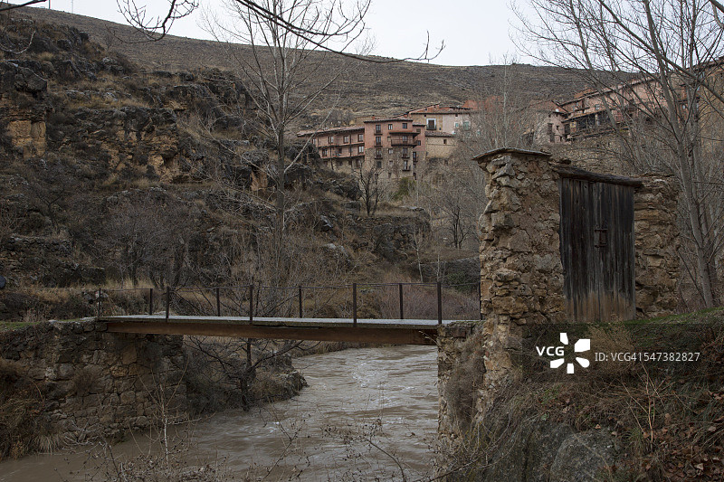 瓜达拉维亚河上的封闭桥梁图片素材