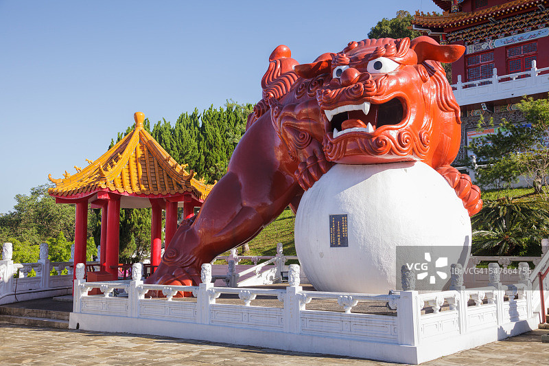 文武庙前的中国石狮图片素材
