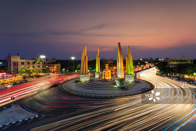 泰国民主纪念碑暮光景色图片素材