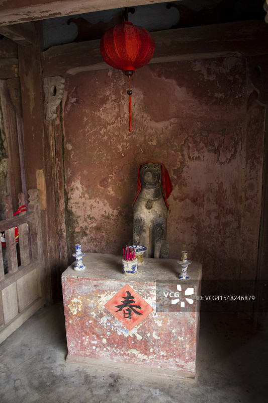 狗狗守护雕像，日本桥，会安图片素材