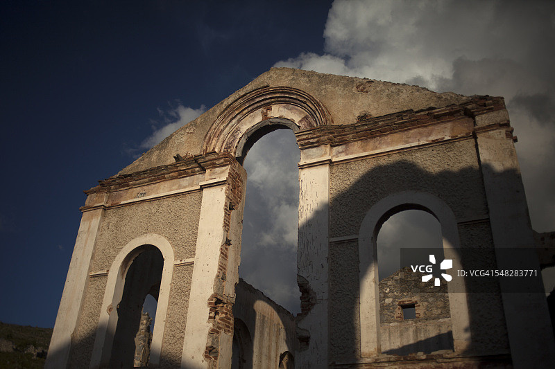墨西哥圣路易斯波托西州雷阿尔德卡托塞废弃矿山建筑图片素材