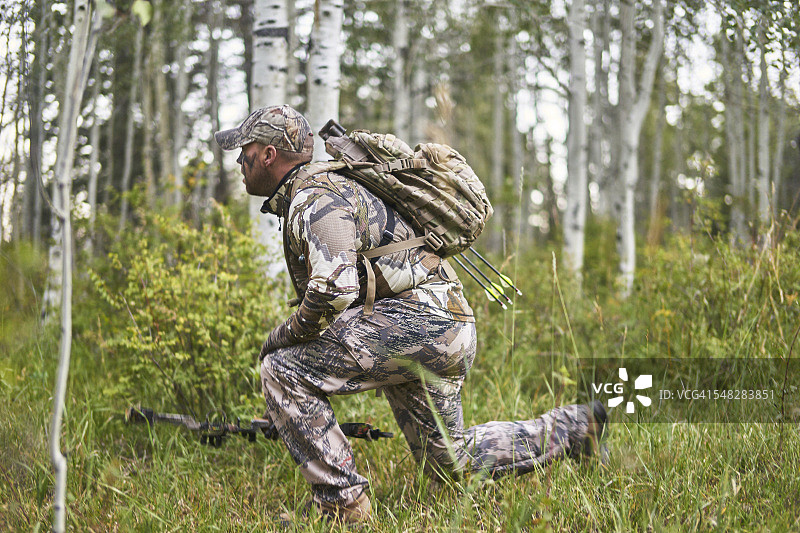 科罗拉多州帕戈萨斯普林斯的弓箭猎鹿图片素材