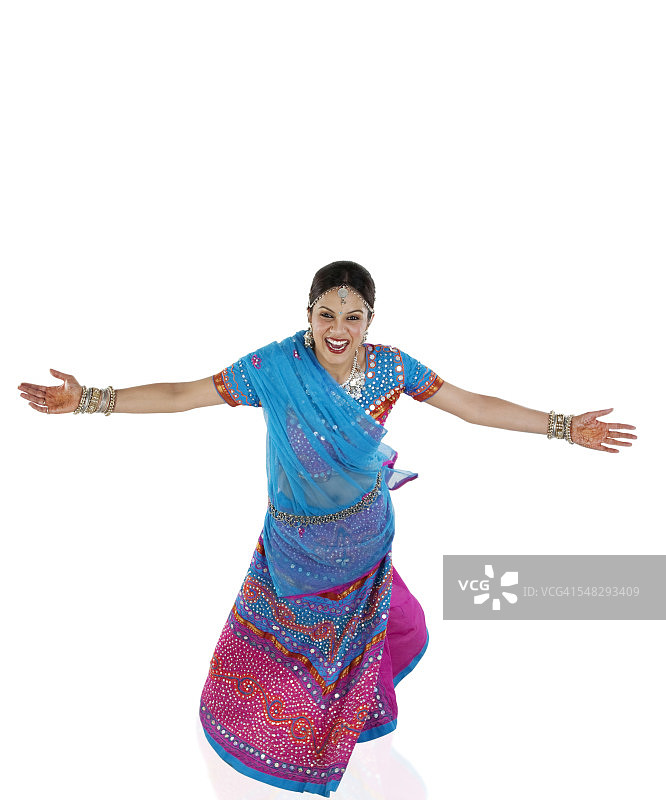 跳舞的古吉拉特邦妇女图片素材