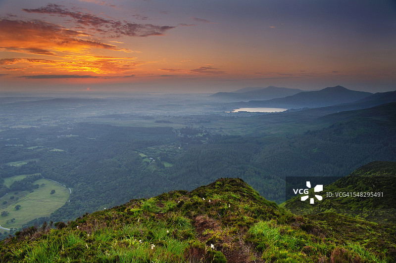 爱尔兰克里郡托克山的日出景观图片素材