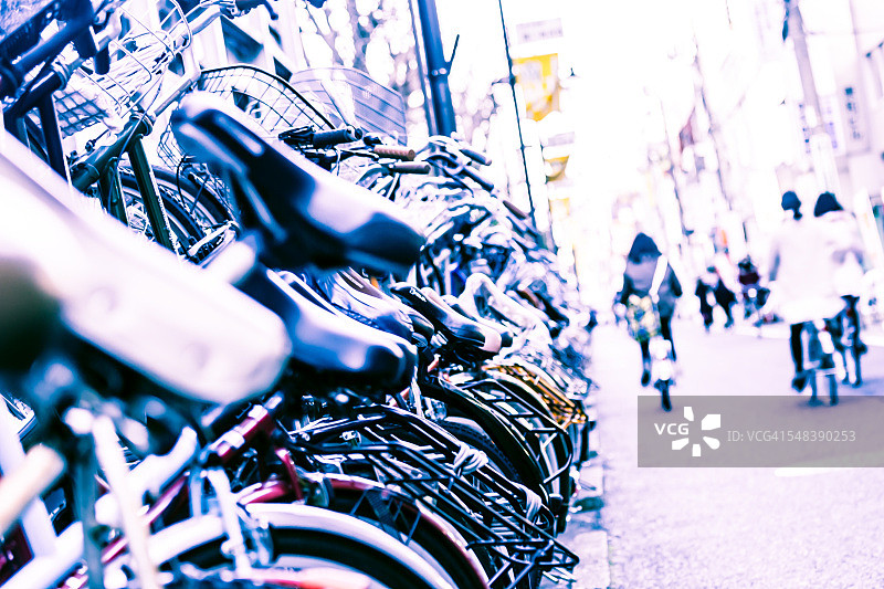 路边的自行车停车区图片素材