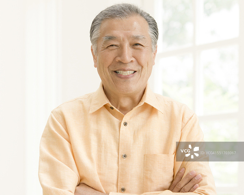 微笑的老年男人图片素材