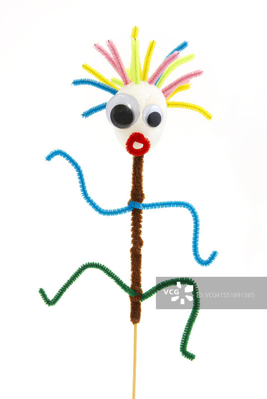 用管道清洁器制作的幽默人物图片素材