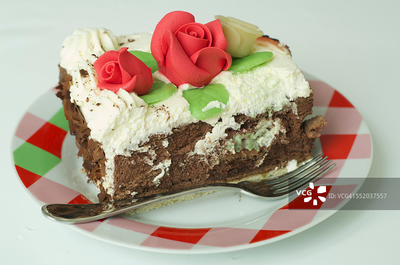 杏仁蛋白软糖玫瑰和蛋糕图片素材