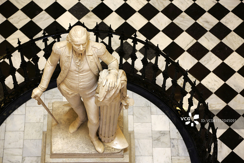 弗吉尼亚州议会大厦内的华盛顿雕像图片素材