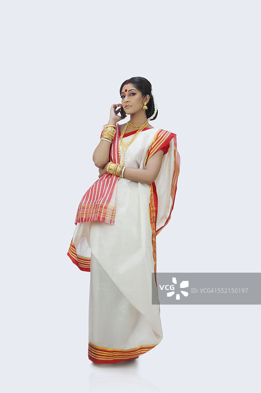 孟加拉女人在用手机通话图片素材