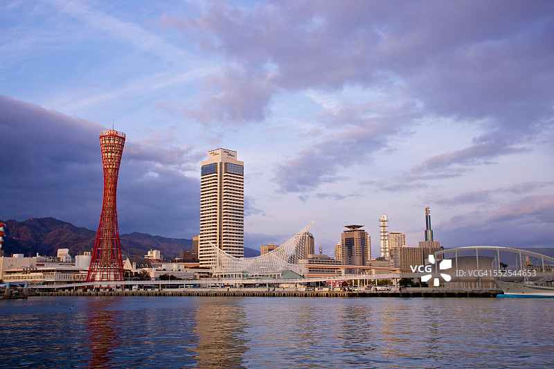 风暴过后神户港的建筑景观图片素材