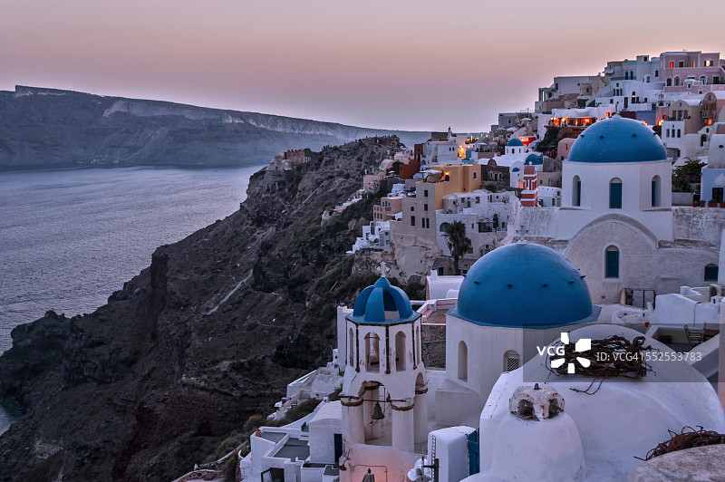 圣托里尼伊亚小镇全景图片素材