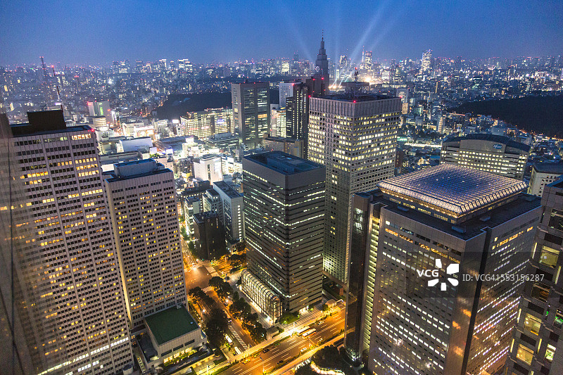 东京新宿的夜晚图片素材